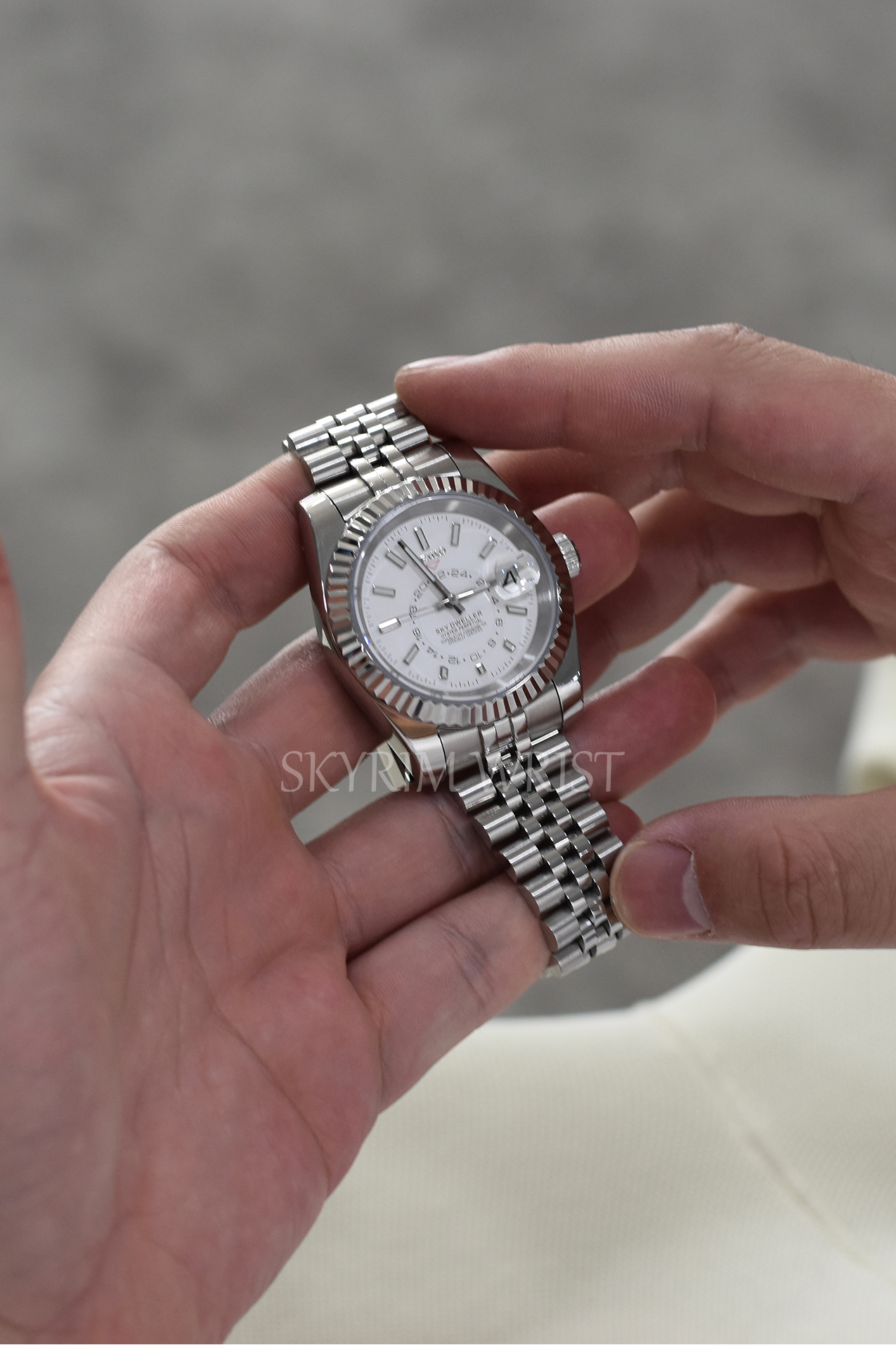 Mod Sky-Dweller White